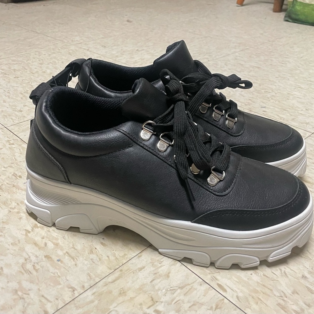 Ardene Black Platform Sneakers Women’s Size 9 Chunky Lug Sole NWT